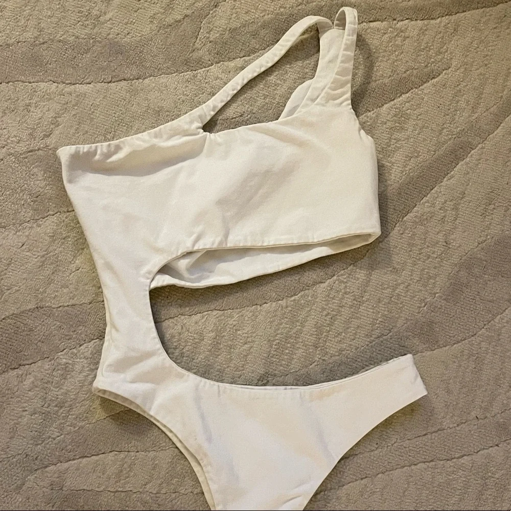 I.AM.GIA White Saturn Bodysuit One Shoulder Cut Out - Picture 2 of 4